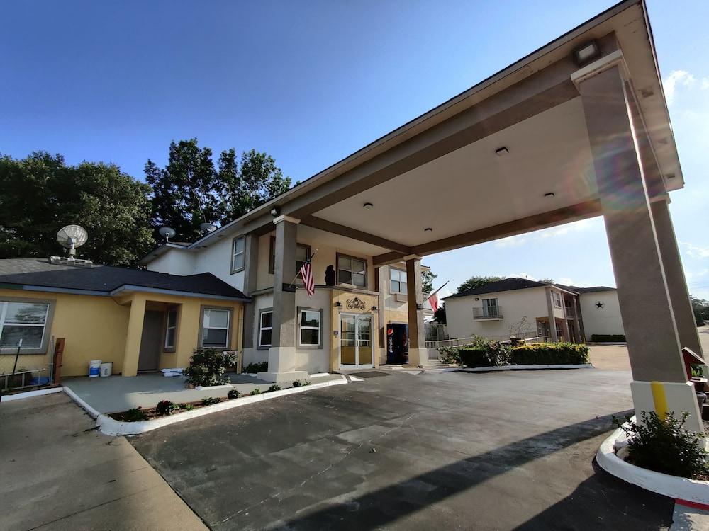 Days Inn By Wyndham Suites Fredericksburg Buitenkant foto