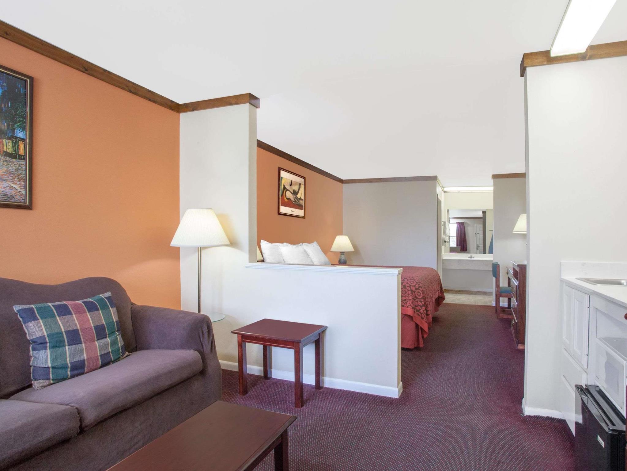 Days Inn By Wyndham Suites Fredericksburg Buitenkant foto
