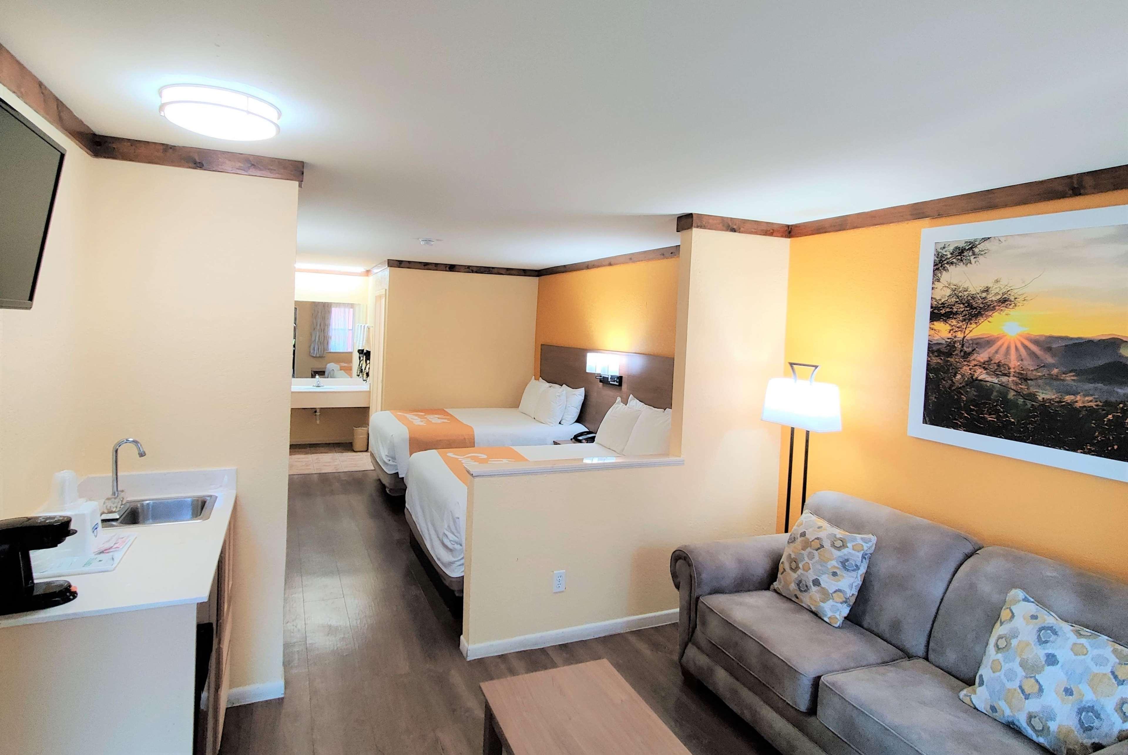 Days Inn By Wyndham Suites Fredericksburg Buitenkant foto