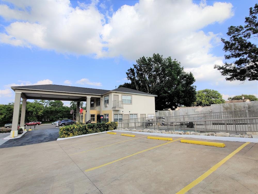 Days Inn By Wyndham Suites Fredericksburg Buitenkant foto