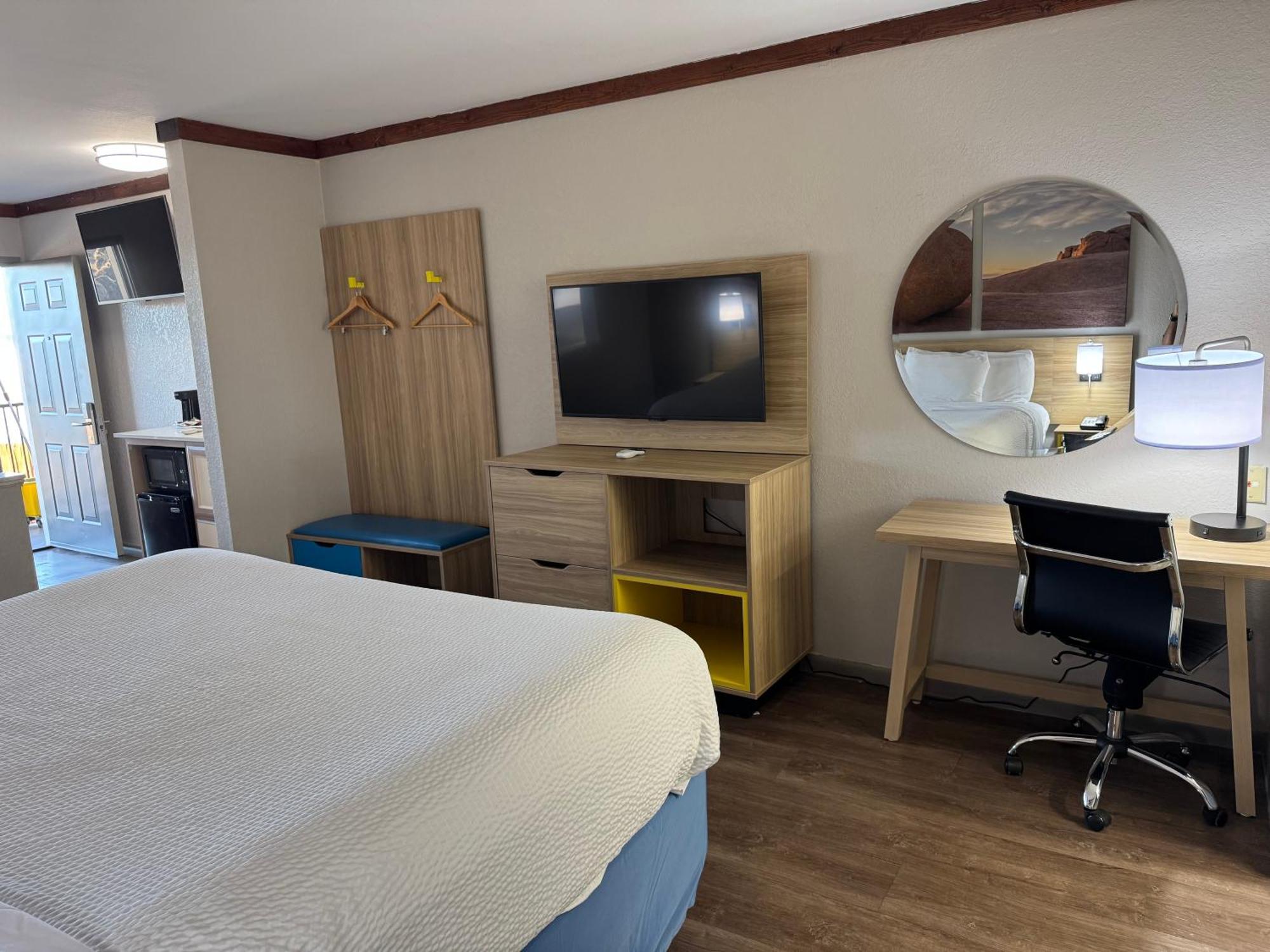 Days Inn By Wyndham Suites Fredericksburg Buitenkant foto
