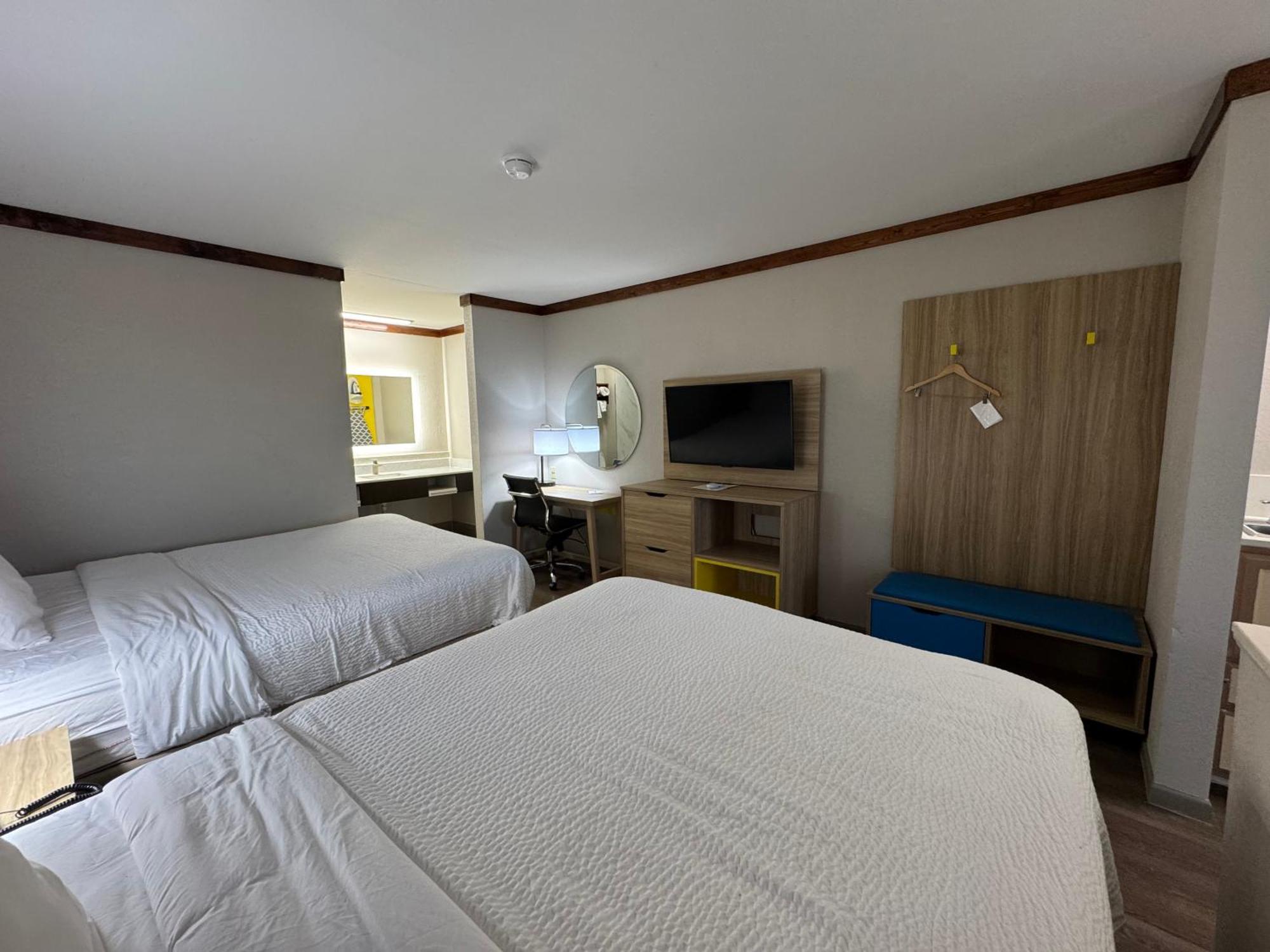 Days Inn By Wyndham Suites Fredericksburg Buitenkant foto